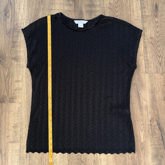 TANJAY Black Short Sleeve Textured Top - Picture 3 of 6